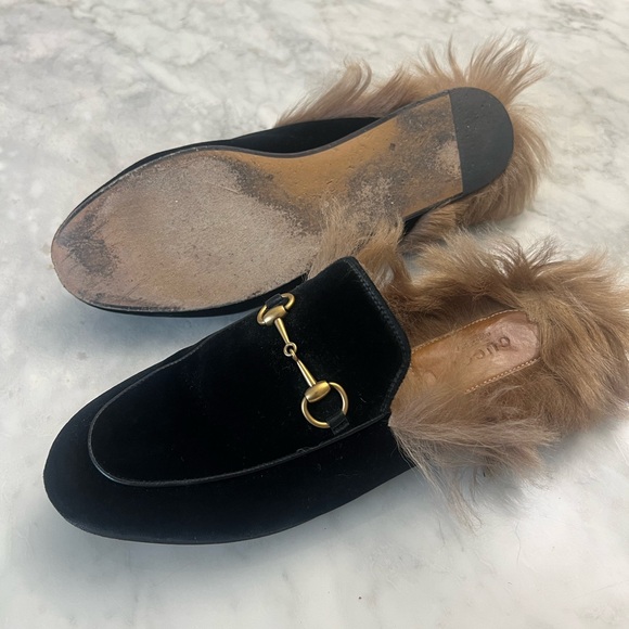 Gucci Women’s Princetown Fur Slippers - Picture 2 of 3